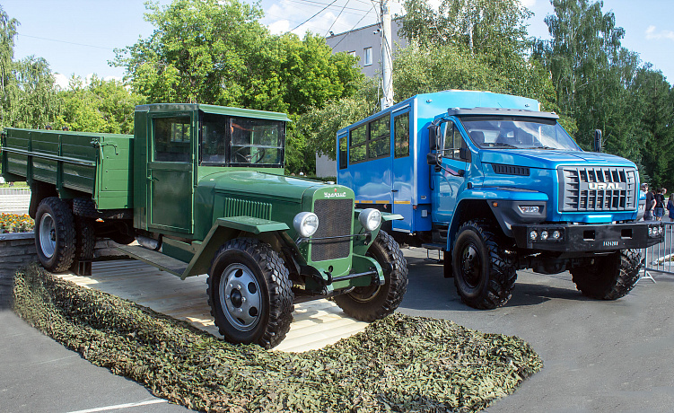 Автозавод «Урал» отмечает 75-летний юбилей со дня выпуска первого уральского грузовика